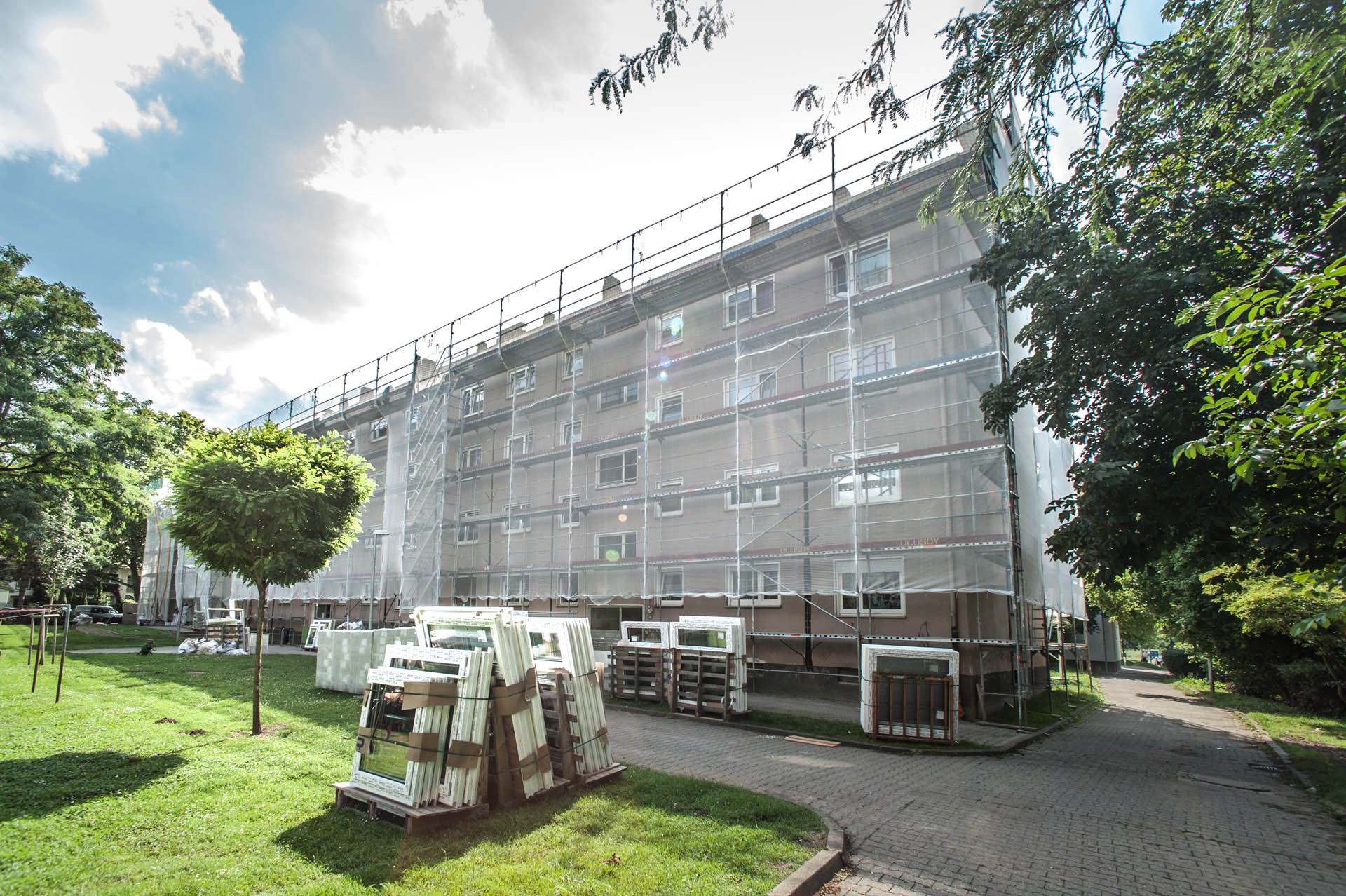 {{this.name Bild 2}}